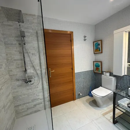 Hilda's Queen Private Bathroom *