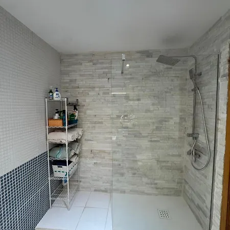 Accommodatie bij particulieren Hilda's Queen Private Bathroom *