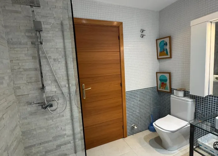 Hilda's Queen Private Bathroom *